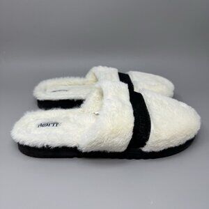 Born Men’s  Slipper Faux Shearling Lining White Men Size Large (9-10)